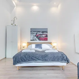 modern-apartment-in-the-heart-of-8.vienna-besthotels.com/